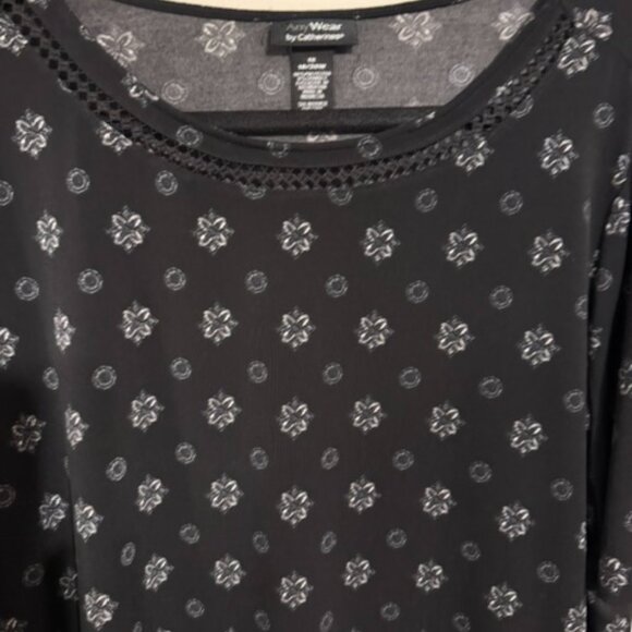 ❤️PRISTINE BLACK SUBTLE PRINT TOP w/NECKLINE & SLEEVE DETAIL   1X      #Z - Picture 5 of 7